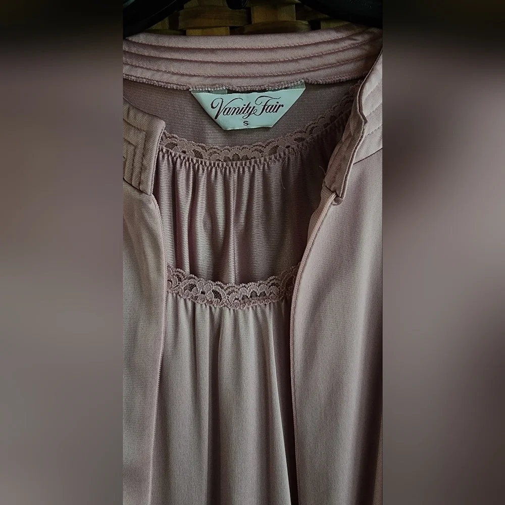 Vanity Fair Mauve Short Sleeve Robe